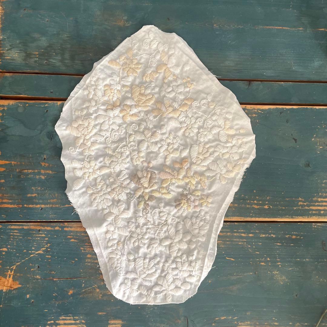 至高の手仕事/極厚立体刺繍パーツ /純白の陰影が織りなす一点モノの芸術