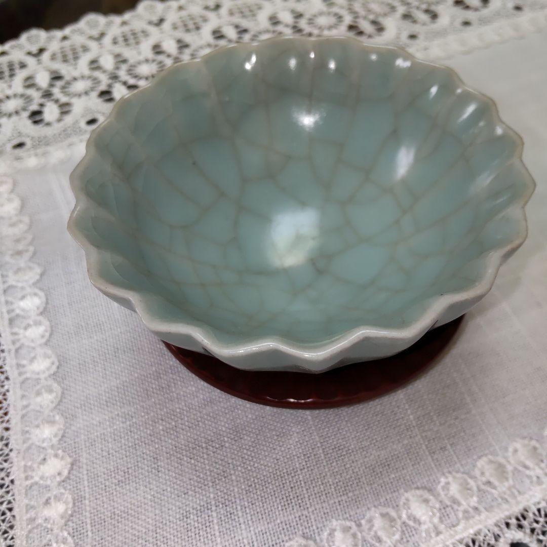 南宋から元、13世紀龍泉窯、青瓷輪花盃五口、桐箱、