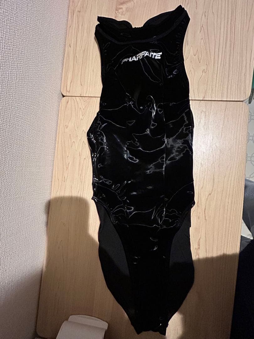 【pharfaite】ベルベットエナメルハイネックスイムウェア Lサイズ