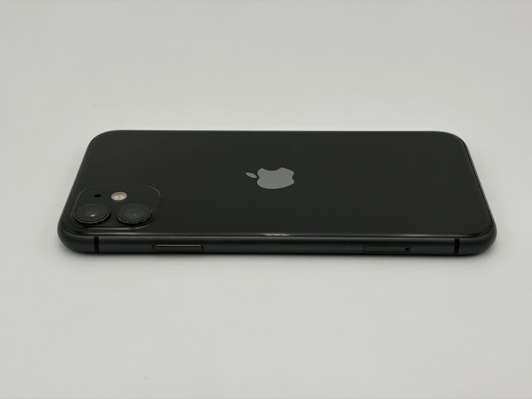 Apple iPhone 11 64GBブラック 本体【SIMロック解除済】