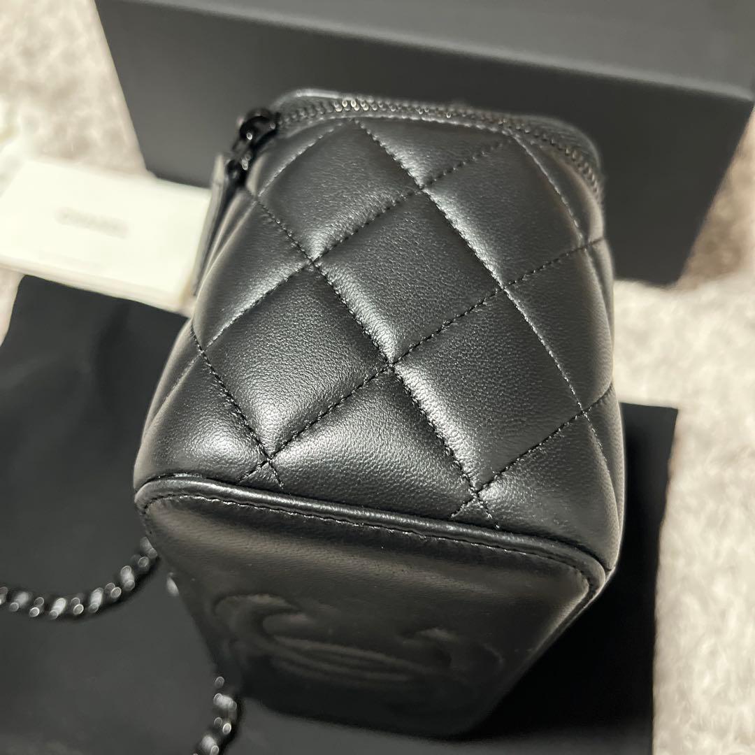 CHANEL シャネル　バニティ　ショルダーバッグ　ラムスキン