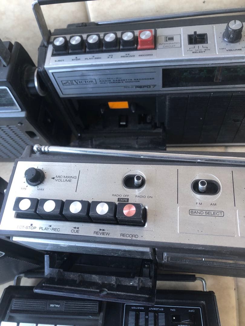 SONY カセットレコーダーCF-1950などジャンク品ラジオ5台(G23)