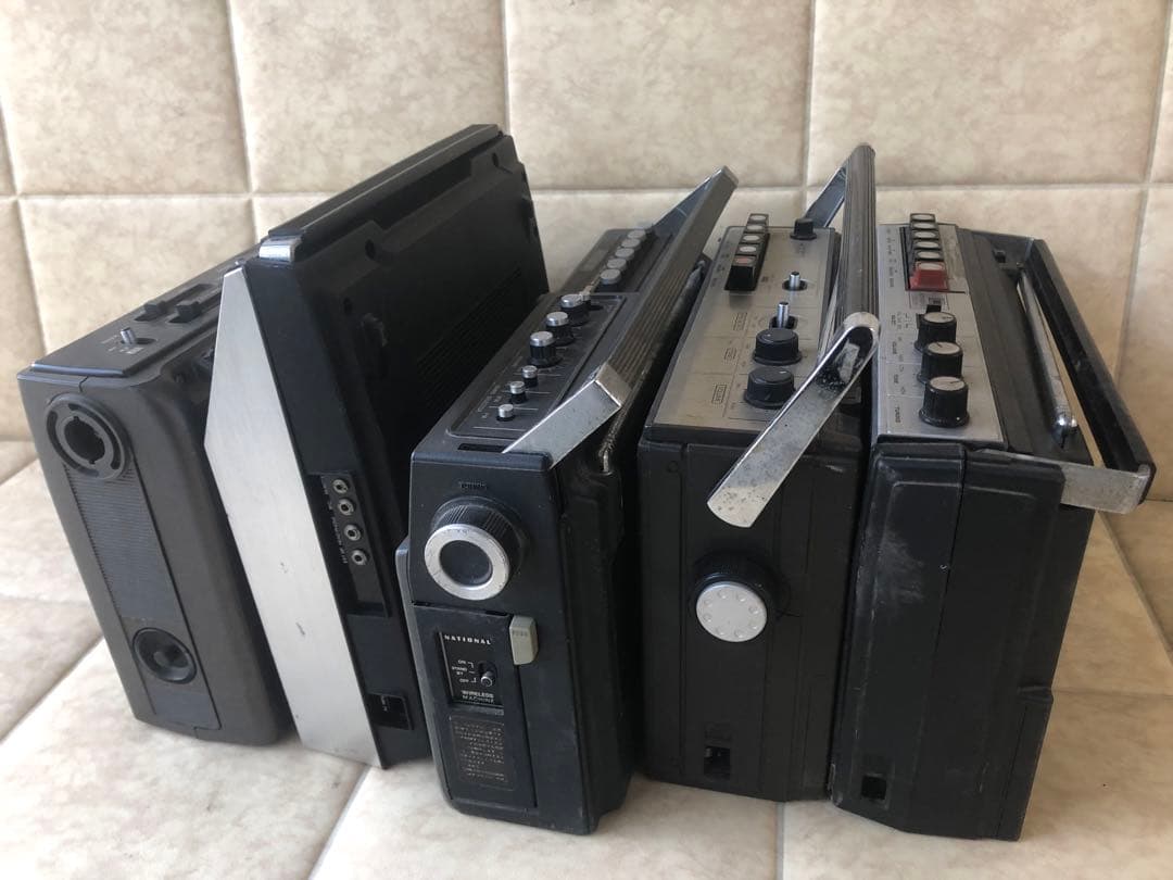 SONY カセットレコーダーCF-1950などジャンク品ラジオ5台(G23)