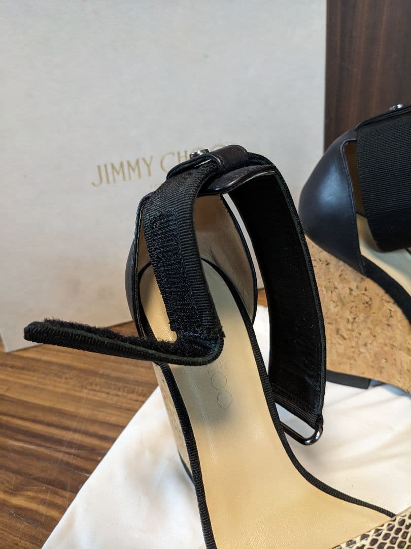 花*様 D1074　ジミーチュウ　ウェッジソール　ストラップ　調節可能　黒　ヘビ