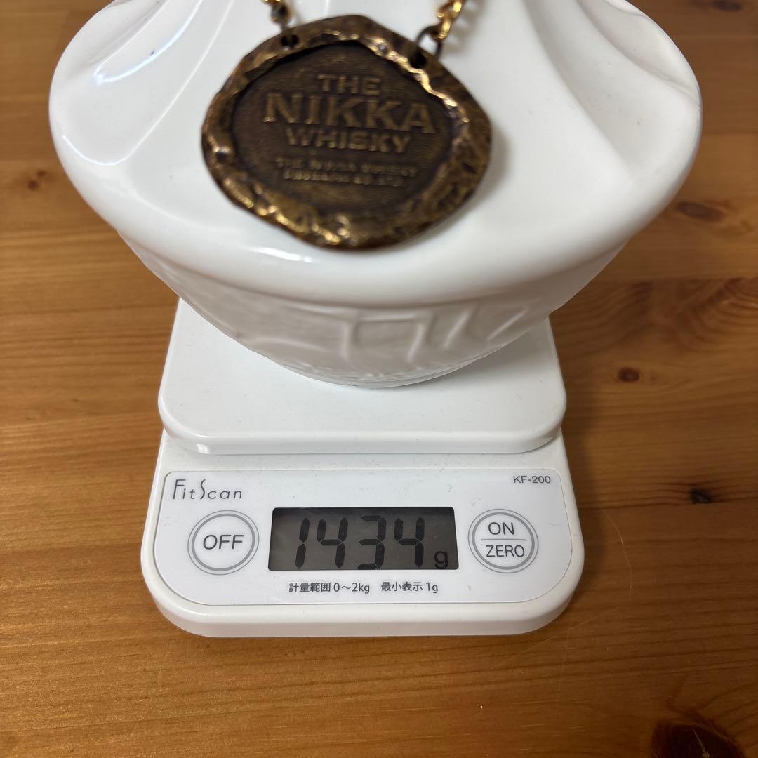 ニッカウイスキー　鶴17年　陶器ボトル　終売品　未開封