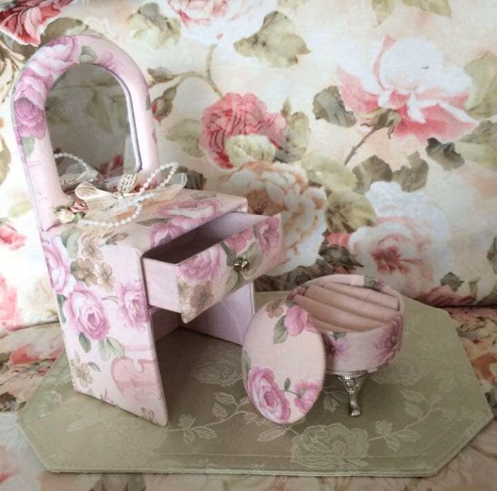 新品☆猫脚クローゼット&ドレッサー型ジュエリーBOX ドールハウス インテリア