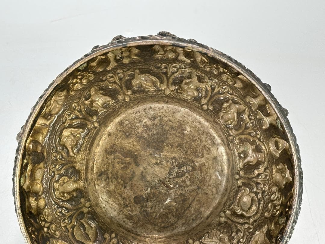 仏教美術　純銀 565g　人物図　鉢　仏具　チベット　ネパール　時代