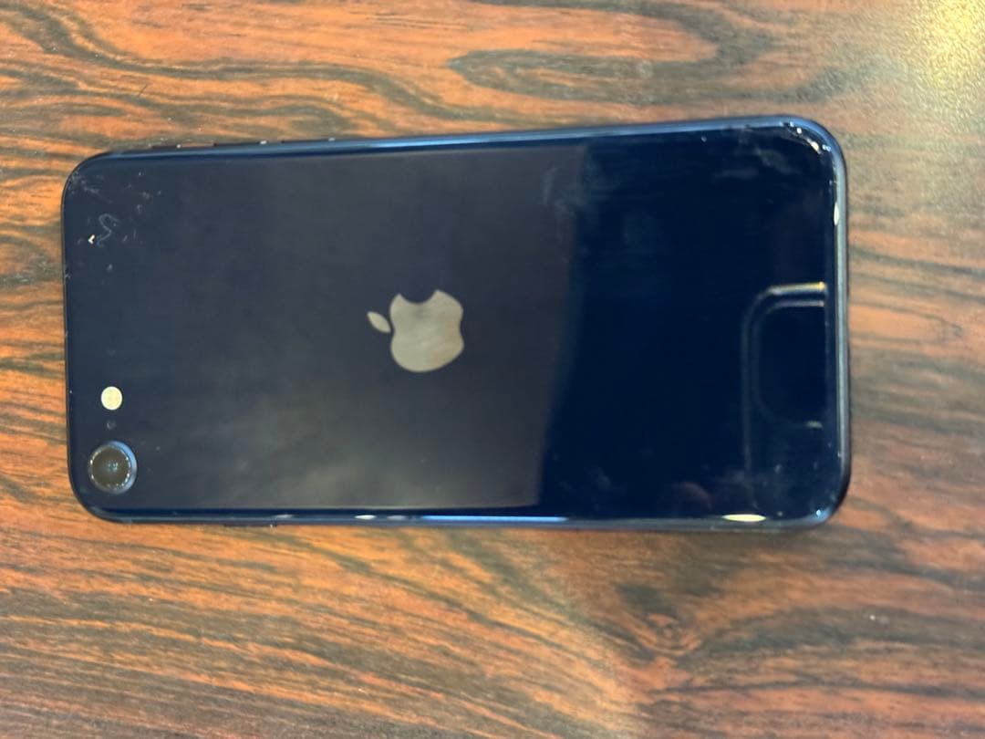 1794 Apple iPhone SE3 ブラック バッテリー100%