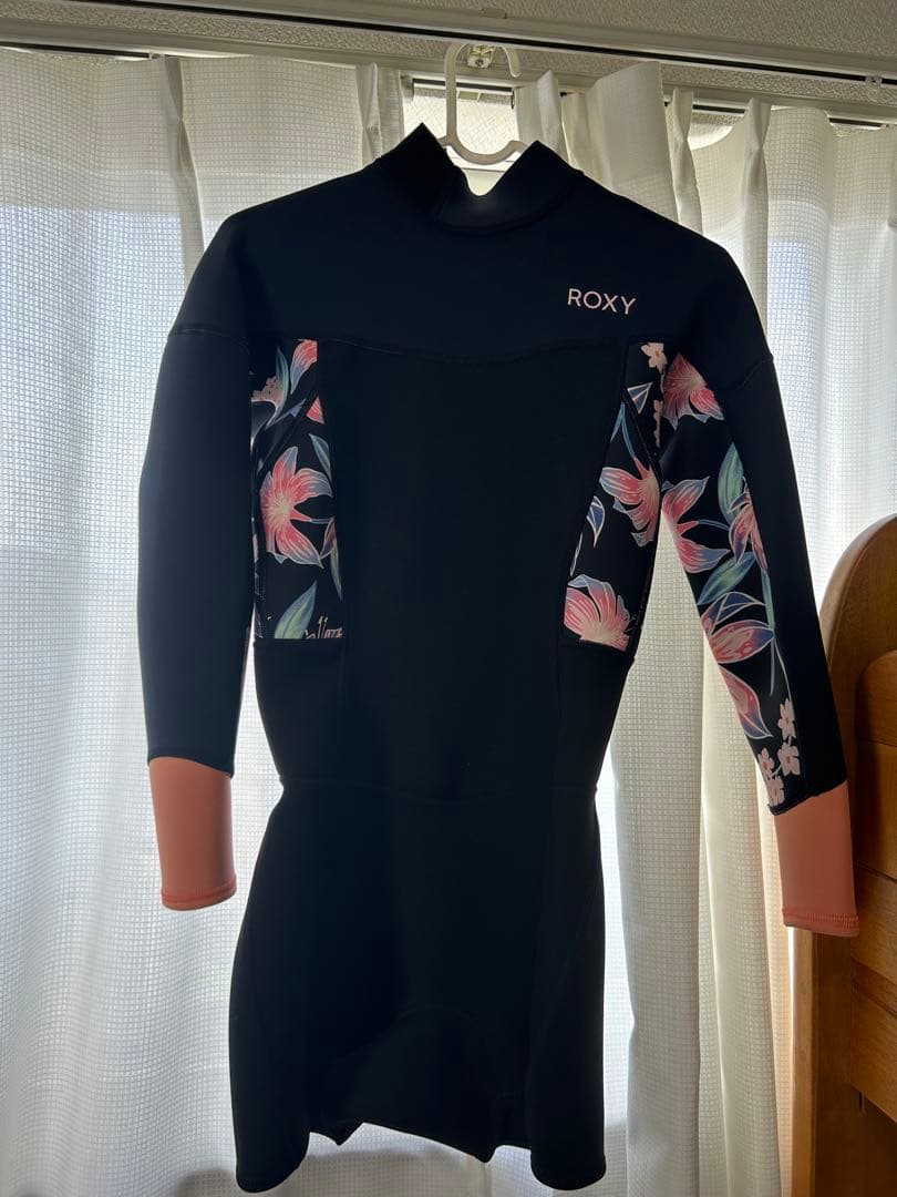 最終価格　⭐︎新品未使用タグ付き⭐︎ロキシー　ROXY ロンスプ