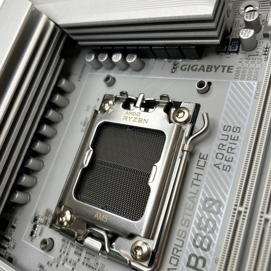 GIGABYTE B850 AORUS STEALTH ICE マザーボード