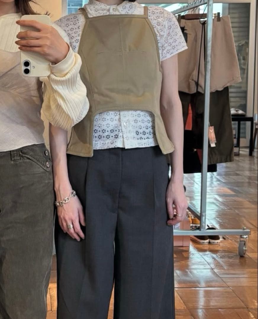 美品　UNIFORM WEAPON SQUARE-NECK TOP