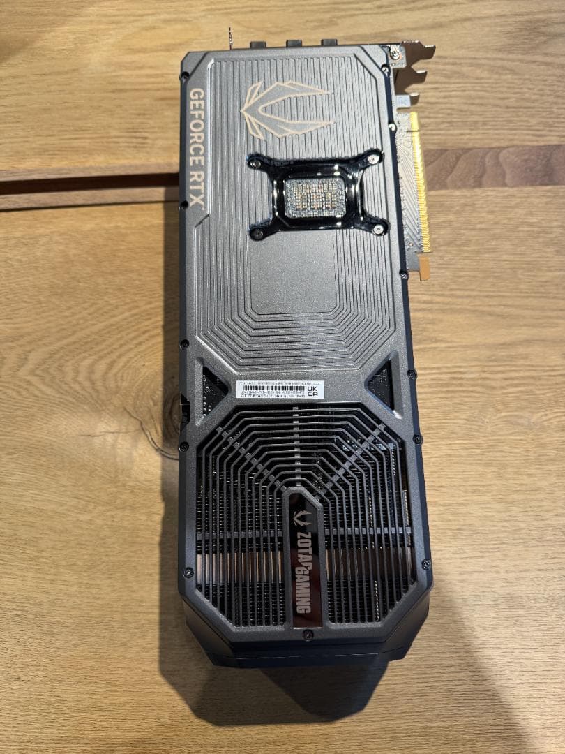 ZOTAC RTX 5080 AMP Extreme Infinity 国内正規
