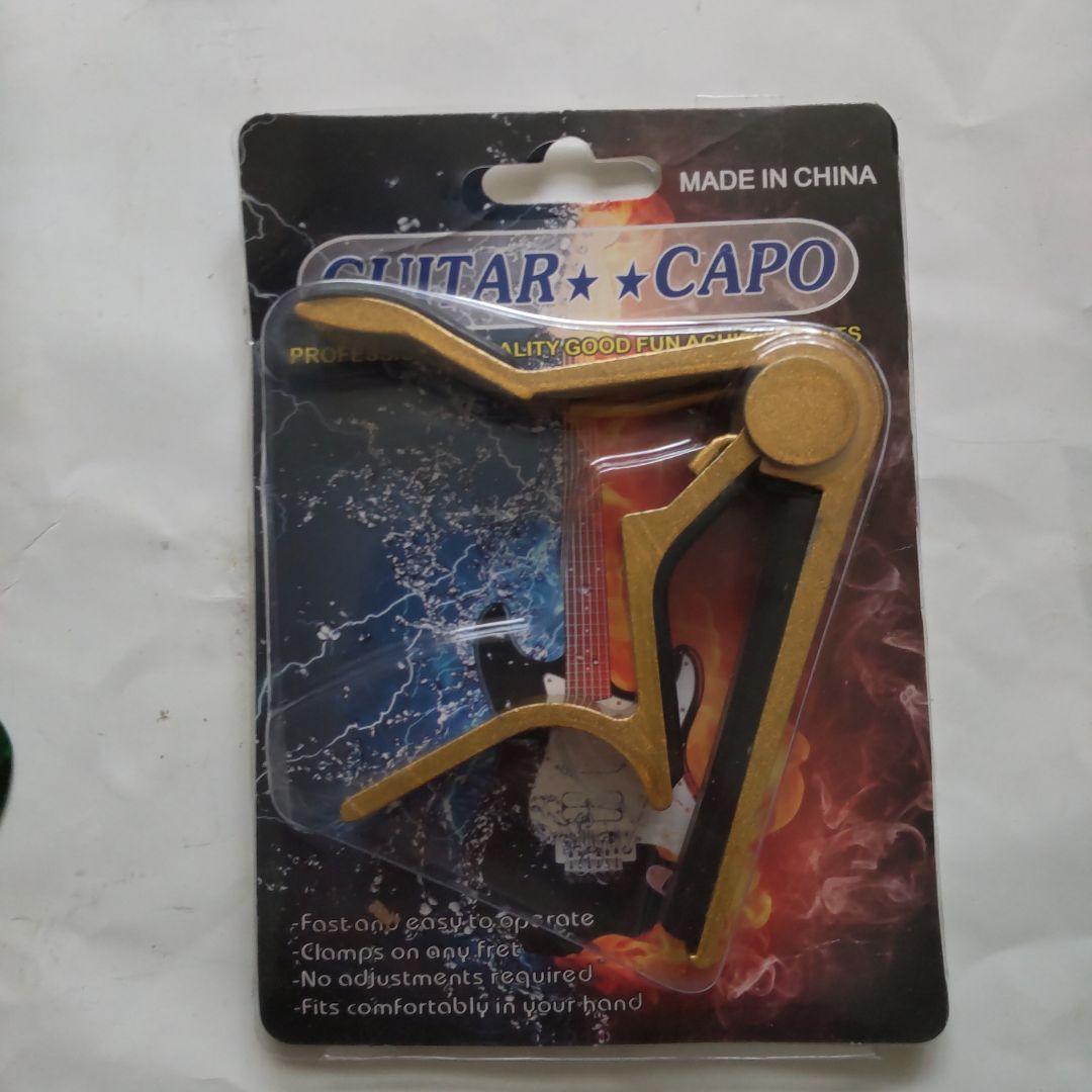 新品！格安！かっこいい！カッタウェイデザイン アコースティックギター 付属品付