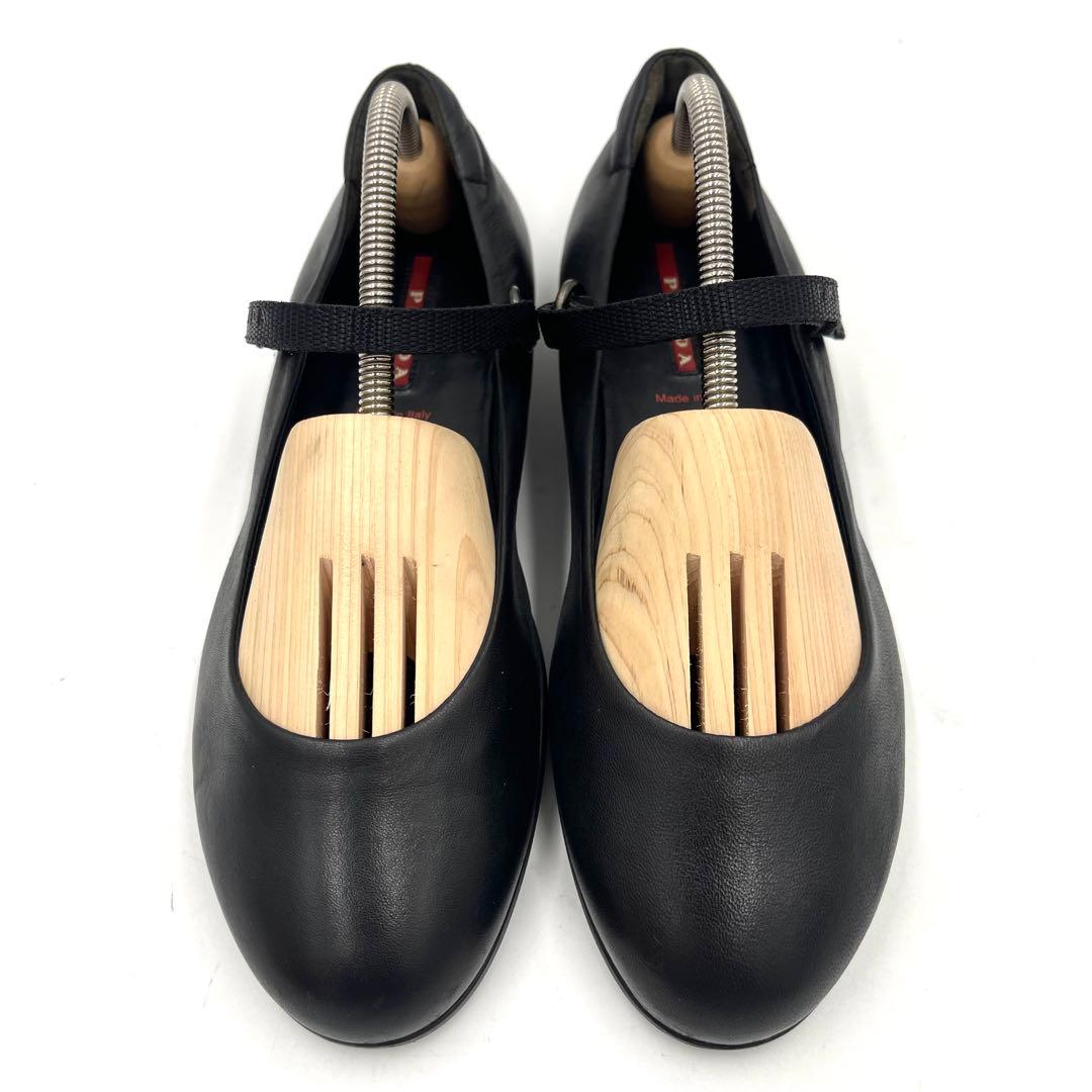 7LS10_美品 プラダ メリージェーン フラットシューズ 黒 ナッパレザー37