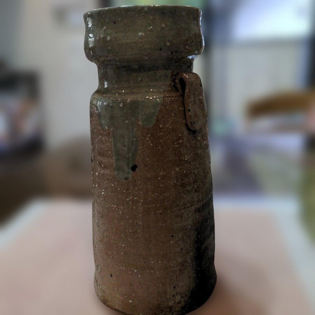 存在感が有る信楽焼の花瓶