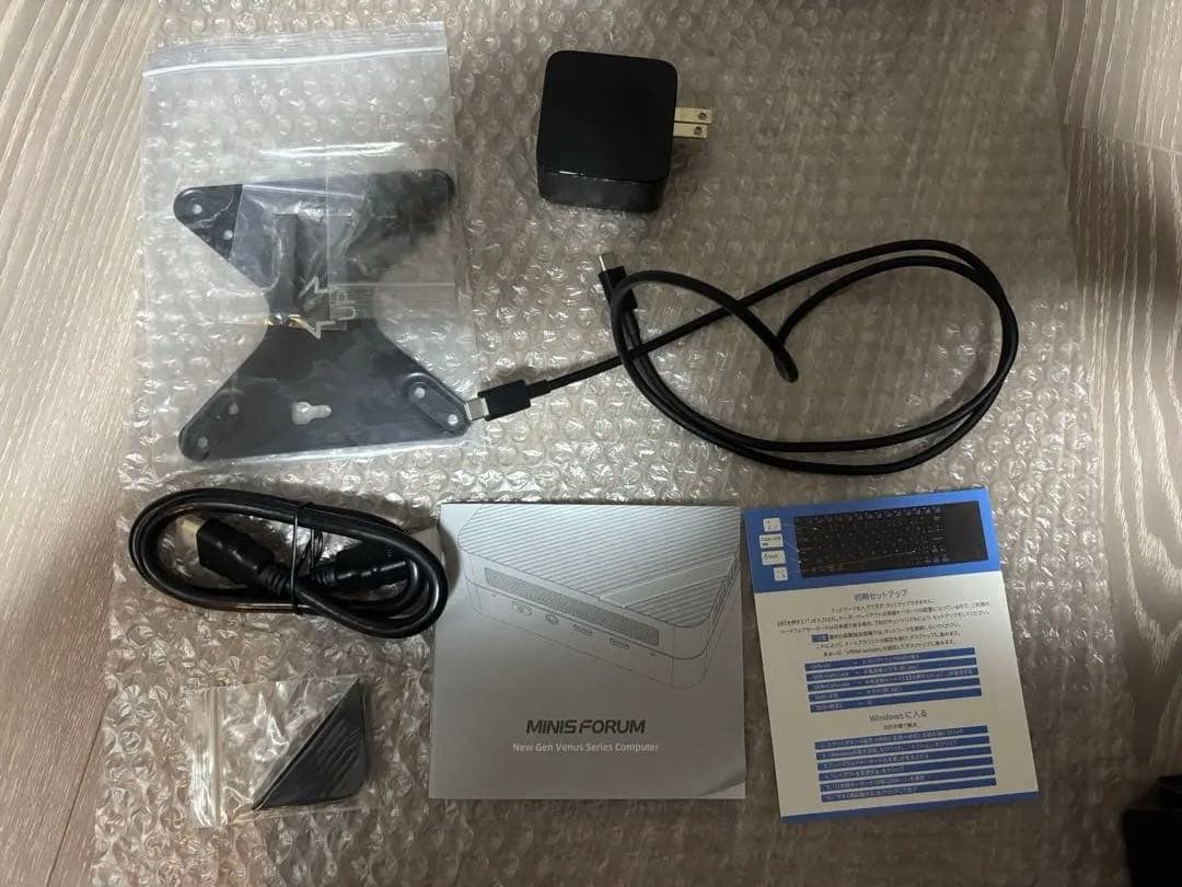 ミニPC MINISFORUM UM560