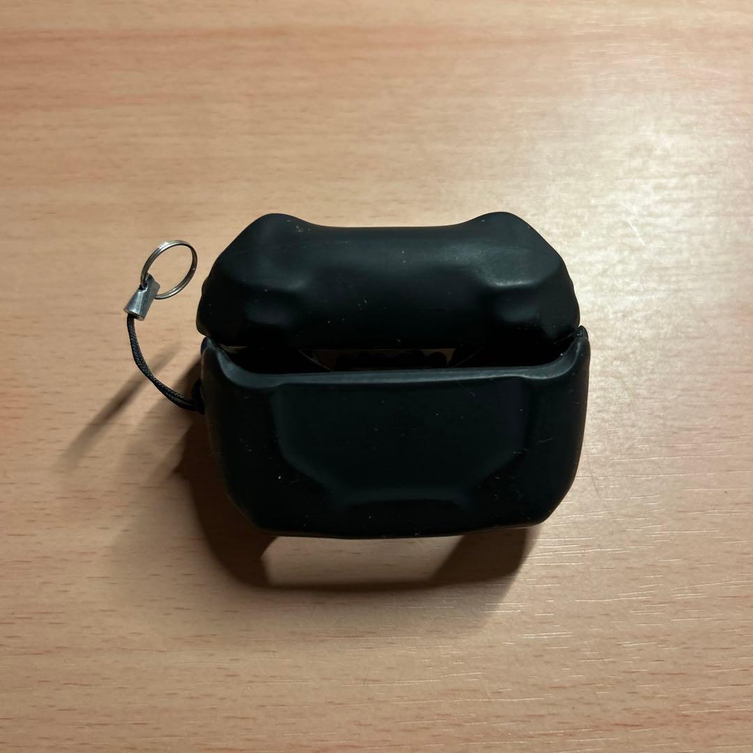 AirPods Proケースと右耳のみ