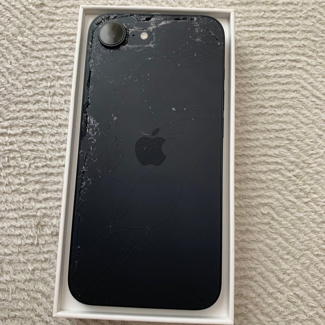 Apple iPhone16e 本体 (背面ひび割れ) ジャンク