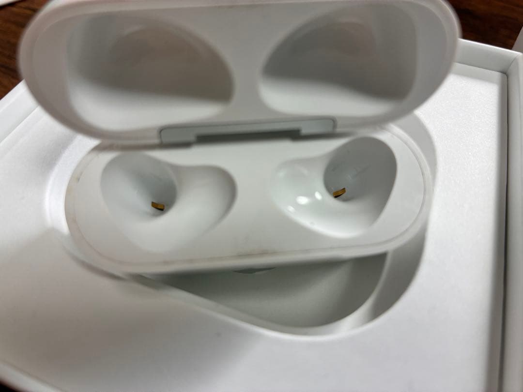 【美品】MagSafe充電ケース付きAirPods 3（第3世代）