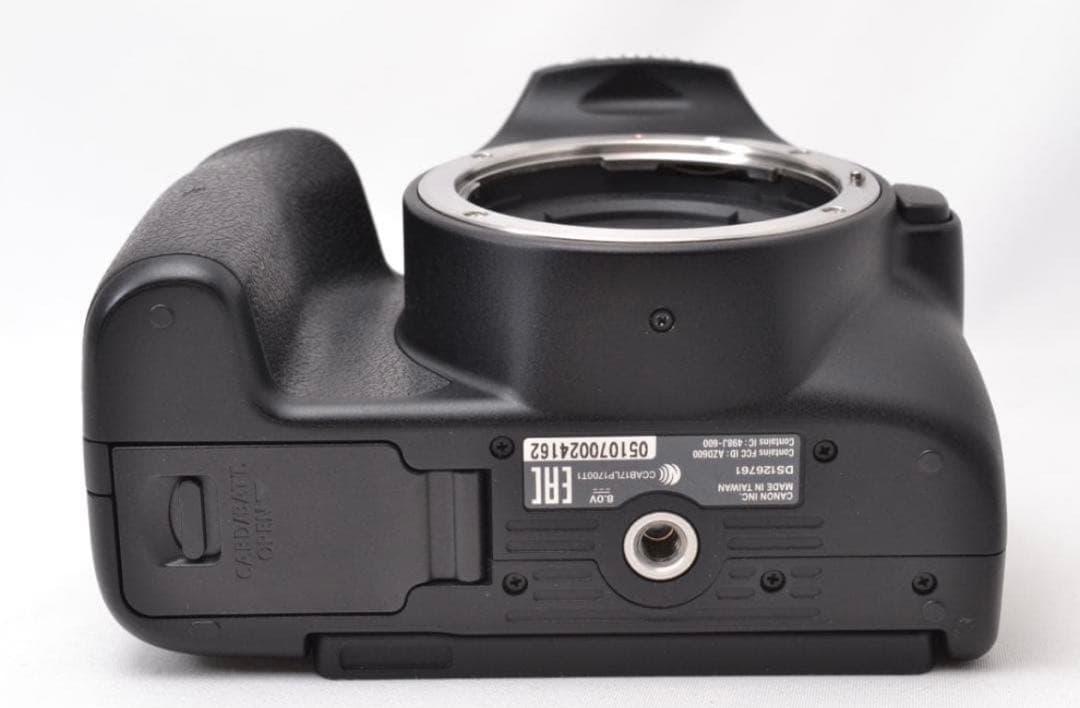 ■ 美品 ■ キャノン　Canon Kiss X10 レンズキット