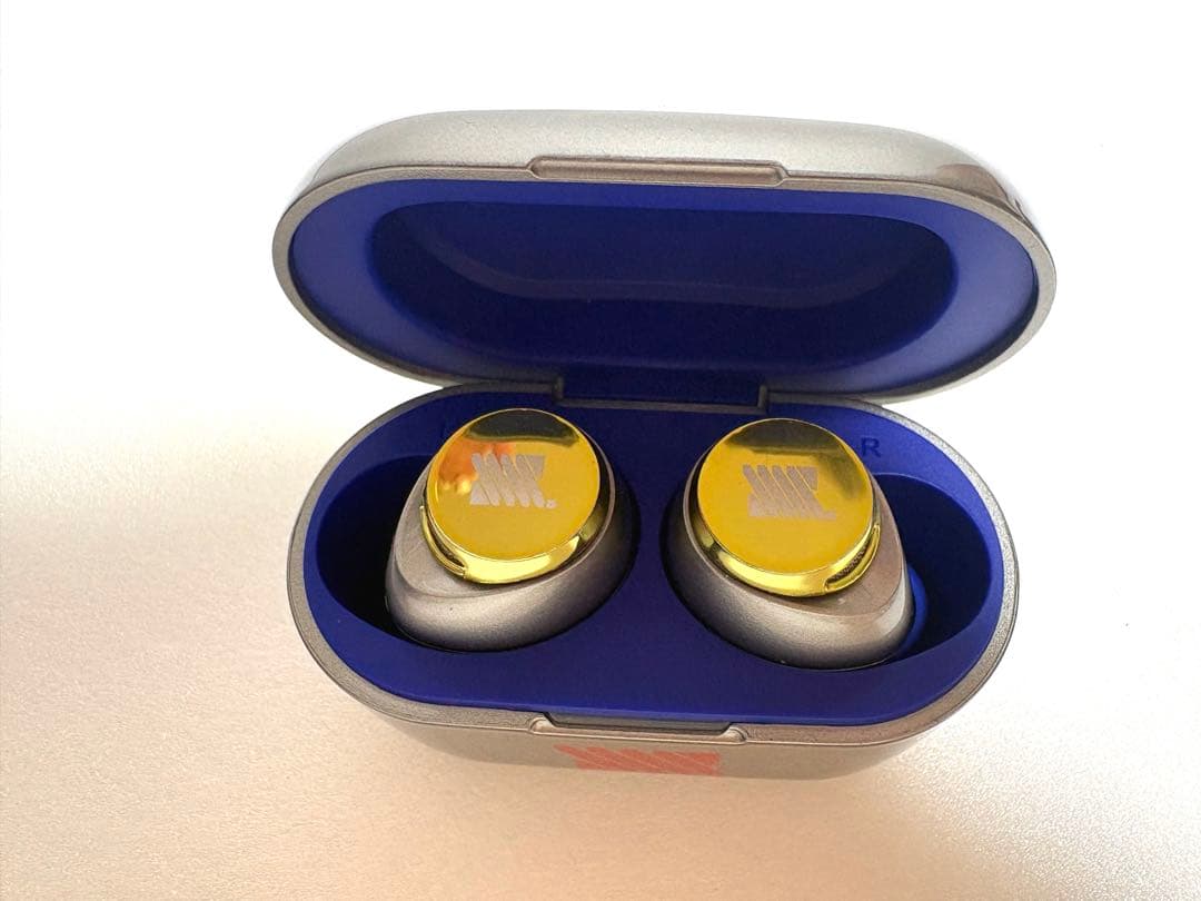 グリッドマン ユニバース イヤホンAVIOT TE-D01v-GMU２２８８０円