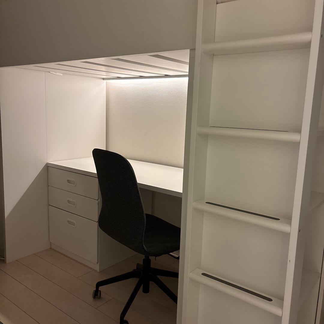 【東京23区引き取り限定】　IKEA ロフトベッド白　 机＆椅子＆間接照明