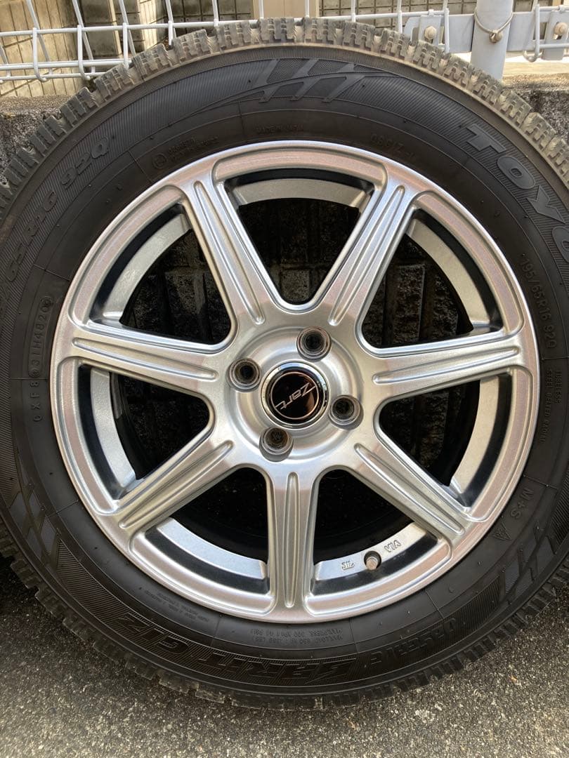 ライズ　ロッキー （ガソリン車）スタッドレスタイヤ　タイヤホイール付き４本セット