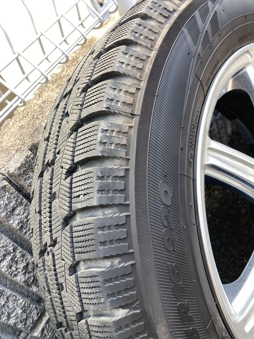 ライズ　ロッキー （ガソリン車）スタッドレスタイヤ　タイヤホイール付き４本セット