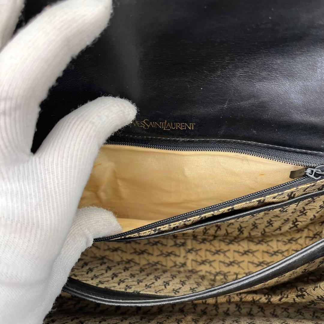 イヴサンローラン ショルダーバッグ 斜めがけ カサンドラ YSLロゴ 黒 レザー