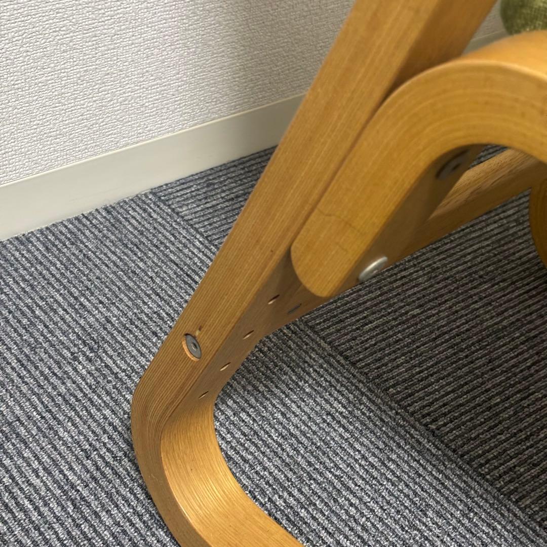 ベネッセ カリモク チェアー 緑 布張り