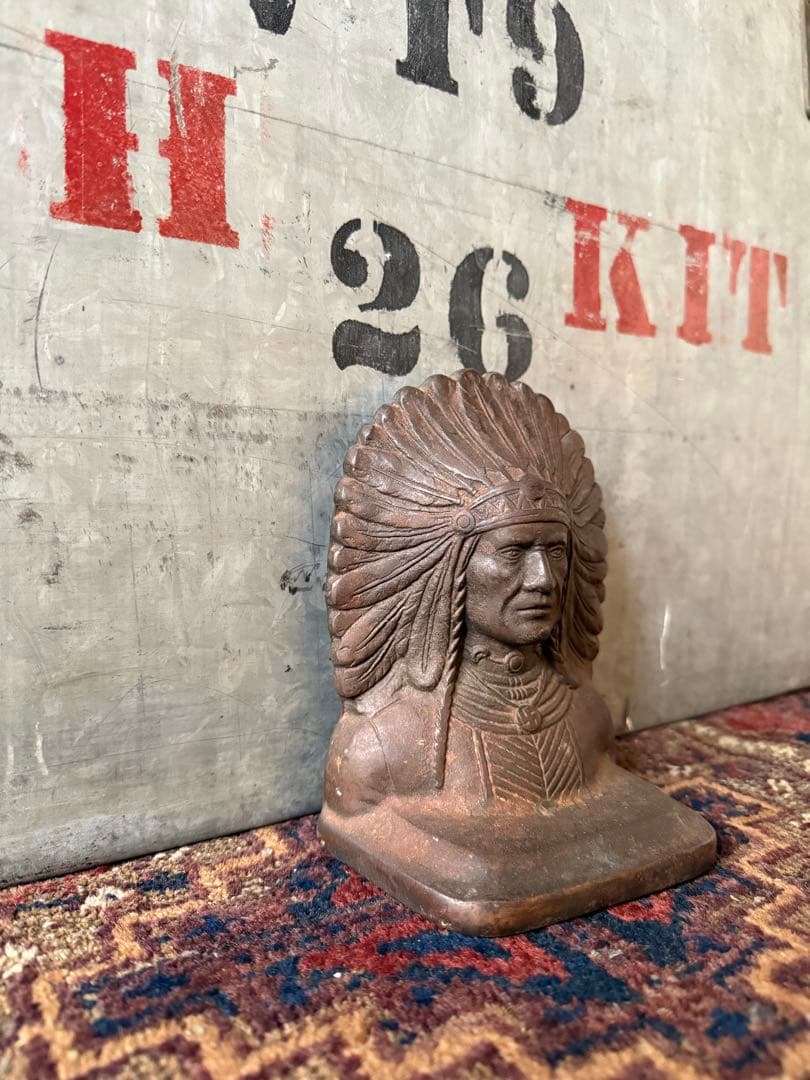 Indian Bookend ／single