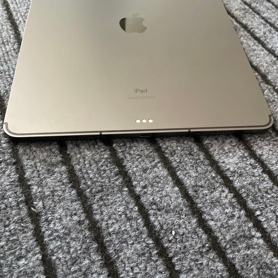 31【オススメ！】 iPad Pro 12.9 5世代 128GB グレイ
