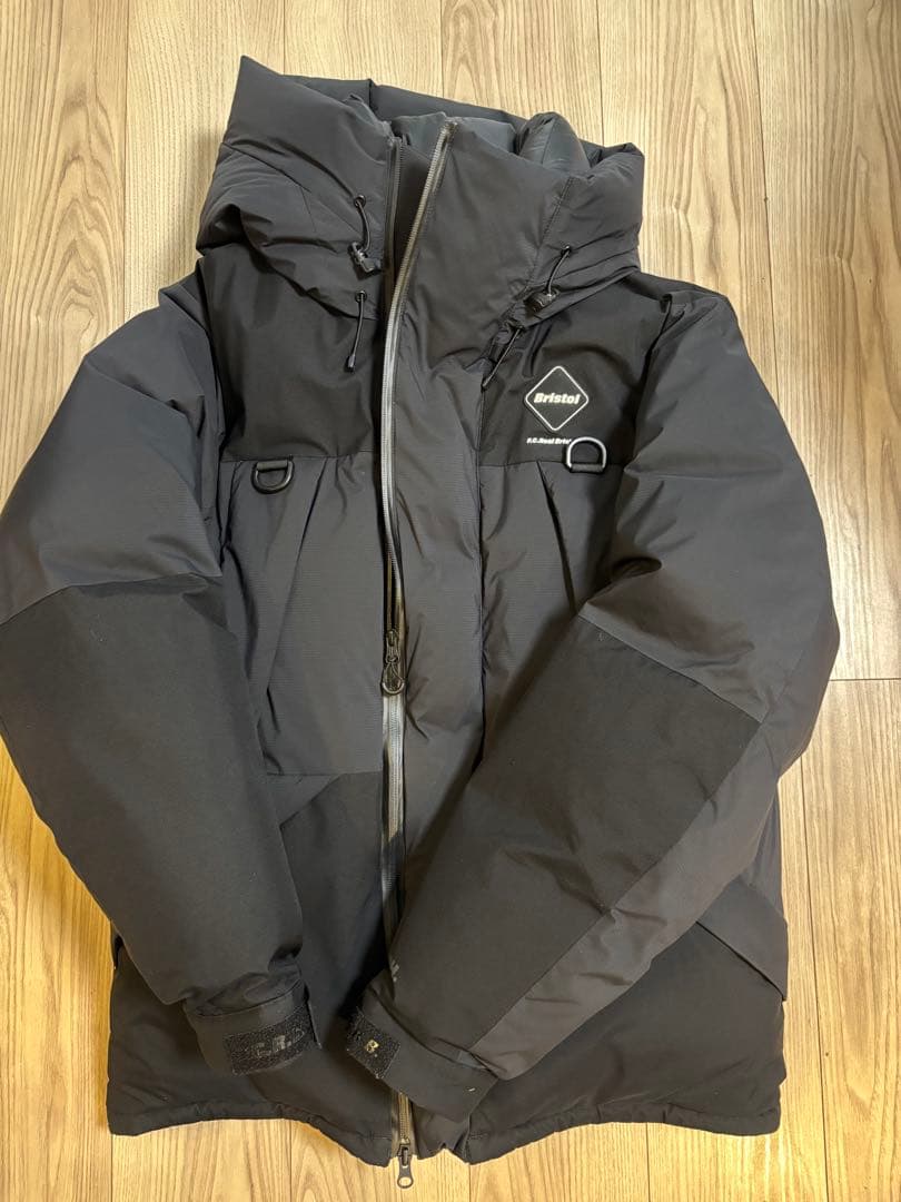 F.C.Real BristolDOWN BENCH PARKA ダウン