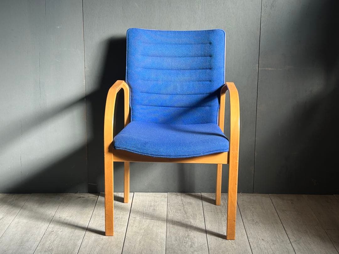 ① マグヌスオルセン　デンマーク　MAGNUS OLESEN アームチェア　GG