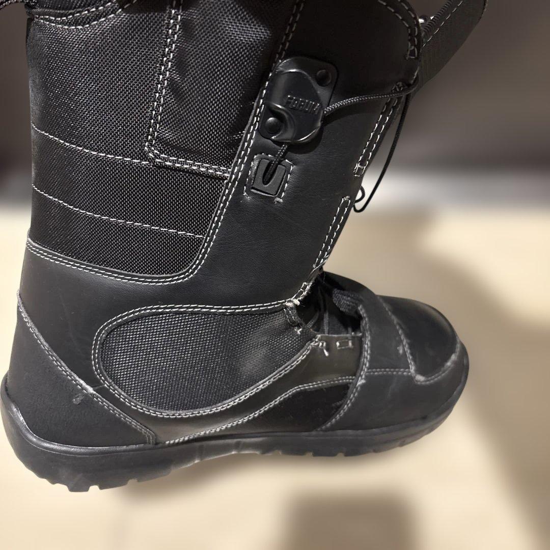 【FORUM】スノーボード　ブーツ　28センチ　ブラック