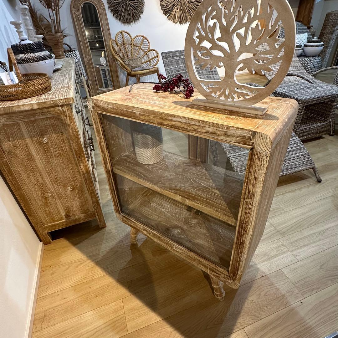 【訳ありチークガラス扉キャビネットw70×d30×h85cm 通常132,000