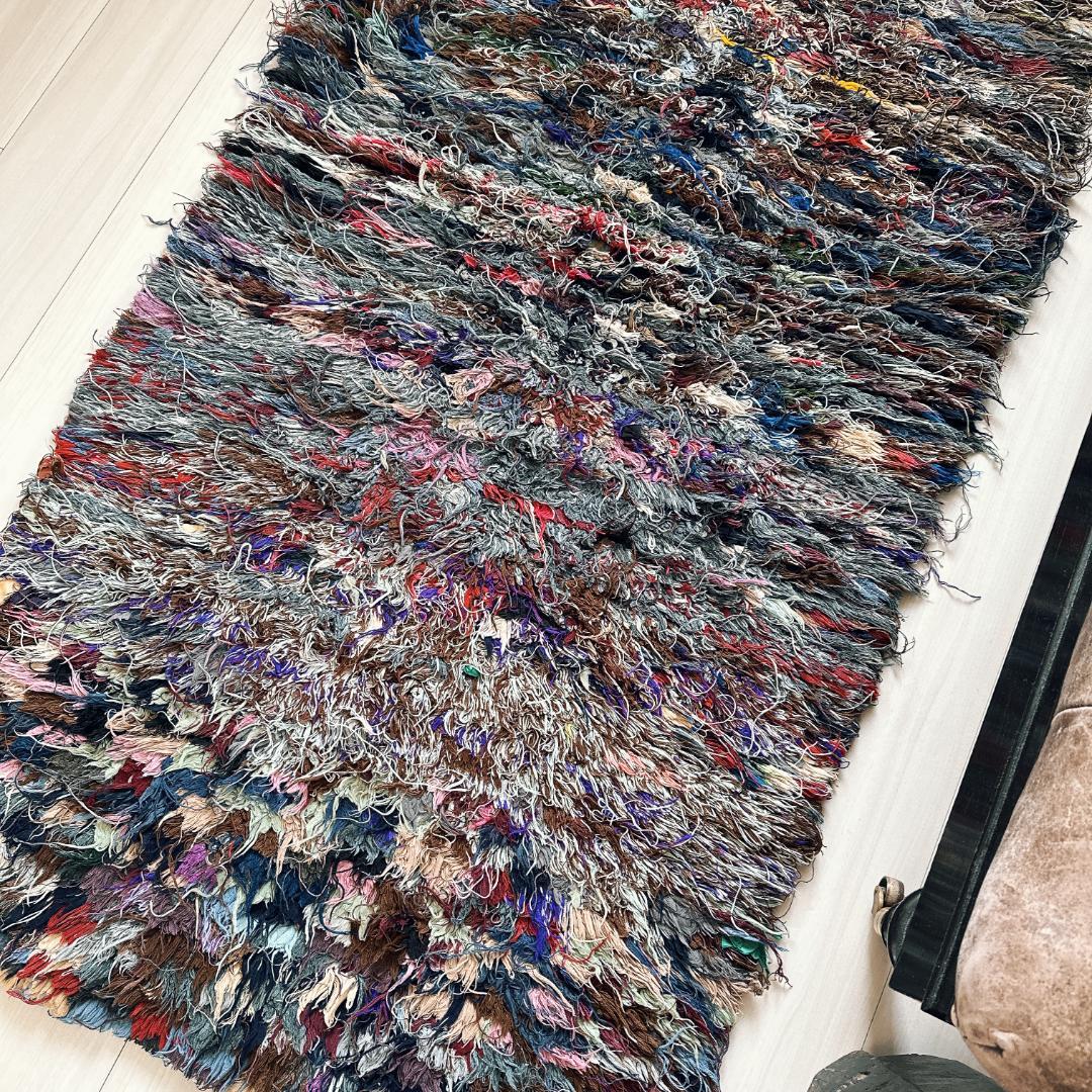 モロッコ製ヴィンテージラグ148 グレー ブルー ピンク パープル ブラウン