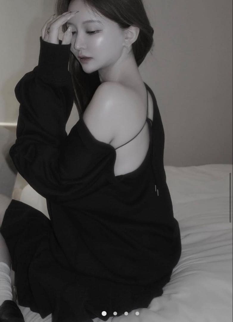 THE TOE Opern Off-shoulder Sweat ブラックM