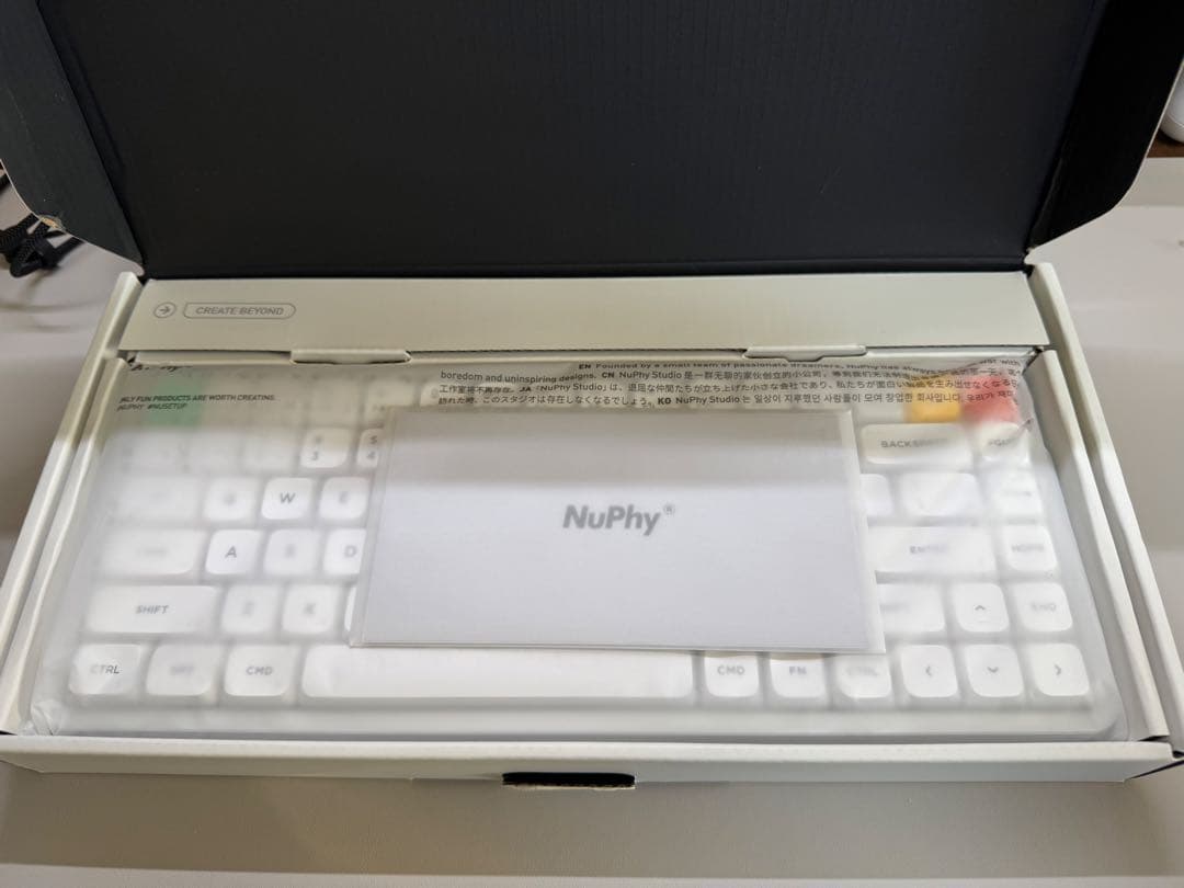 Nuphy Air75 V3 （ホワイト・茶軸・US配列）