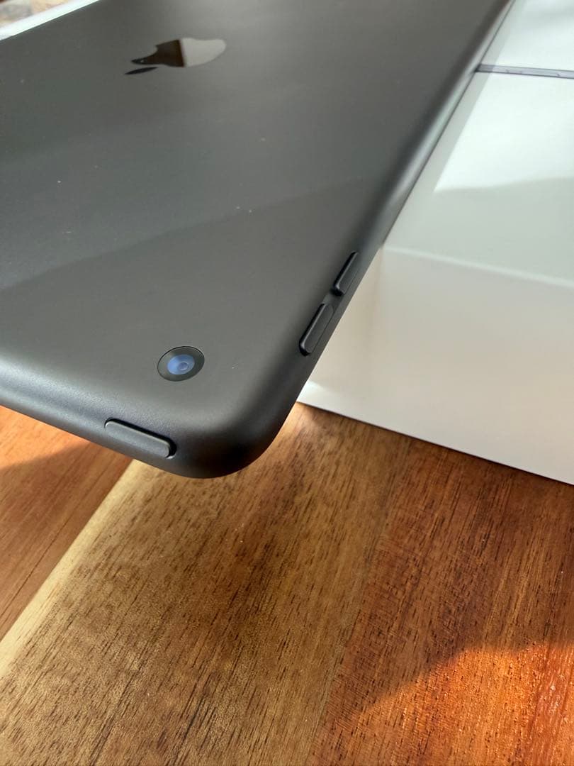 iPad 第9世代 64GB Wi-Fi 美品 箱・付属品未使用／初期化済