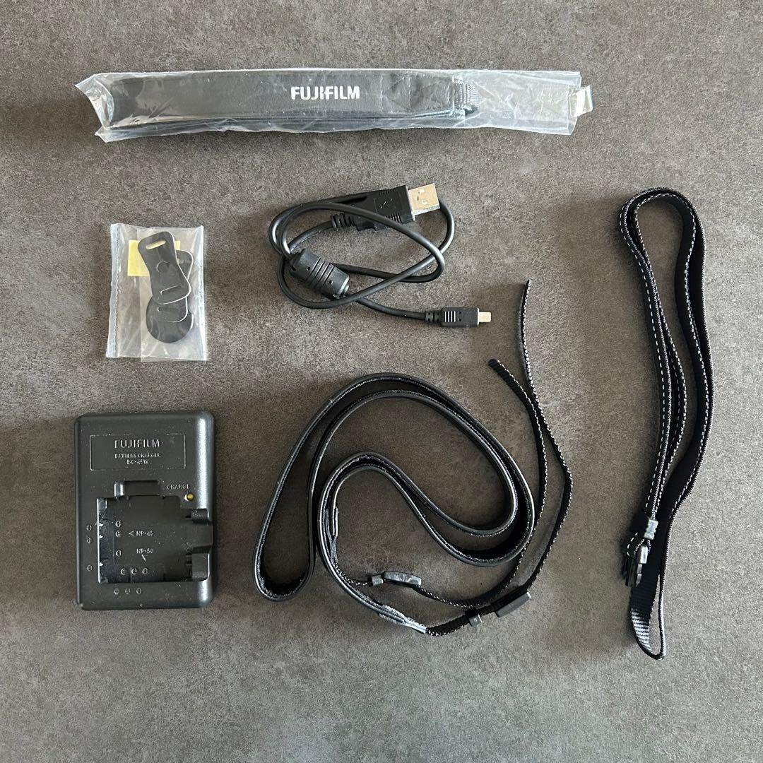 FUJIFILM　X10　デジタルカメラ