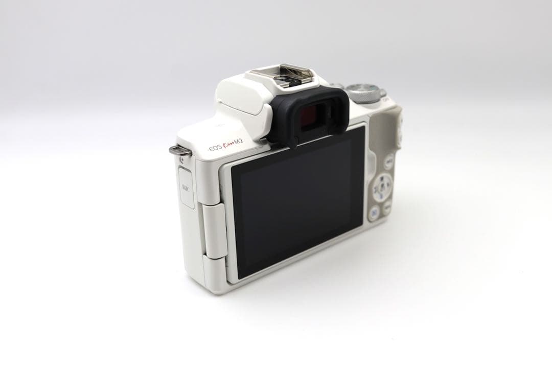 ☆美品【Canon】EOS Kiss M2 + 15-45mm キャノン