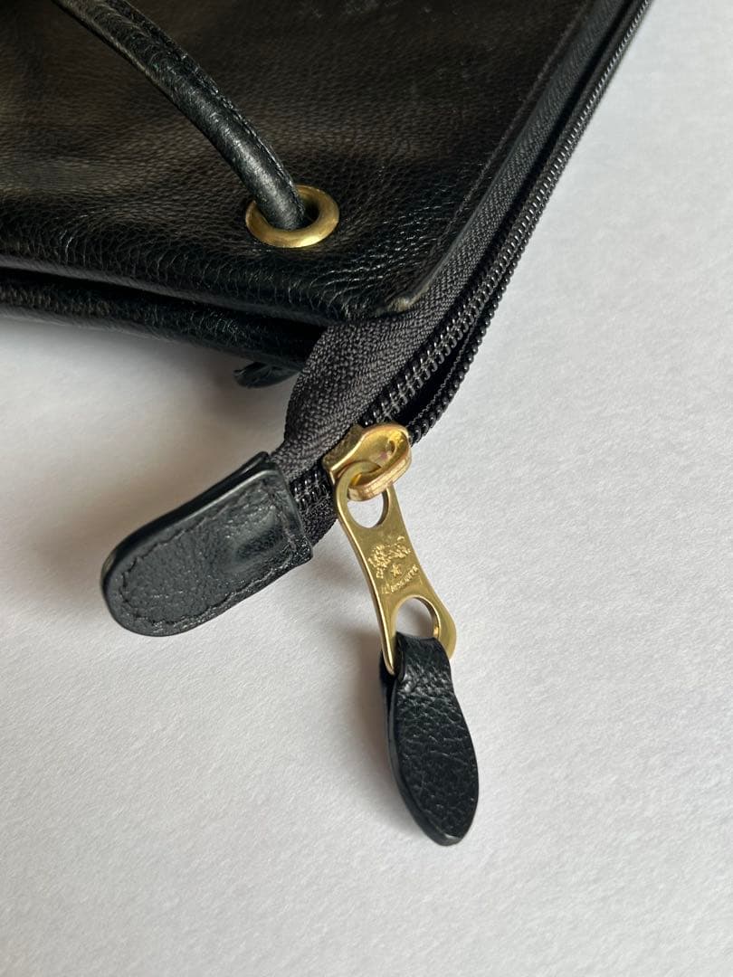 IL BISONTE ショルダーバッグ サコッシュ クロスボディー 本革 レザー