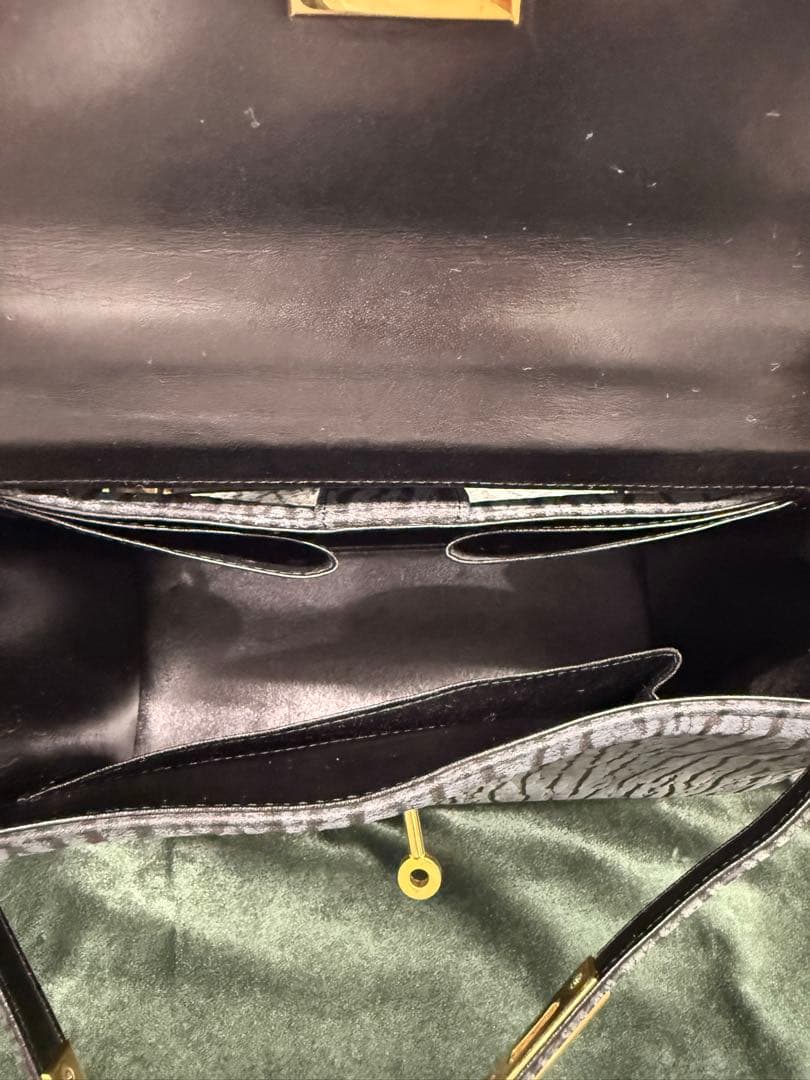 ★未使用級★ JRA認定 アザラシ本革 ハンドバッグ 鍵付き 高級感漂う逸品♪