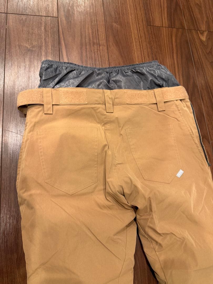 すぐに発送可能【ほぼ新品】ROXY ジャケット Lサイズ&パンツ XLサイズ