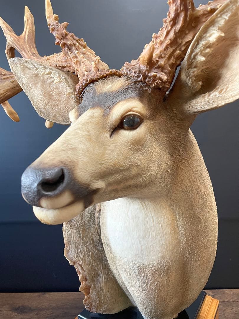 置物 CROWNING GLORY by JOE SLOCKBOWER