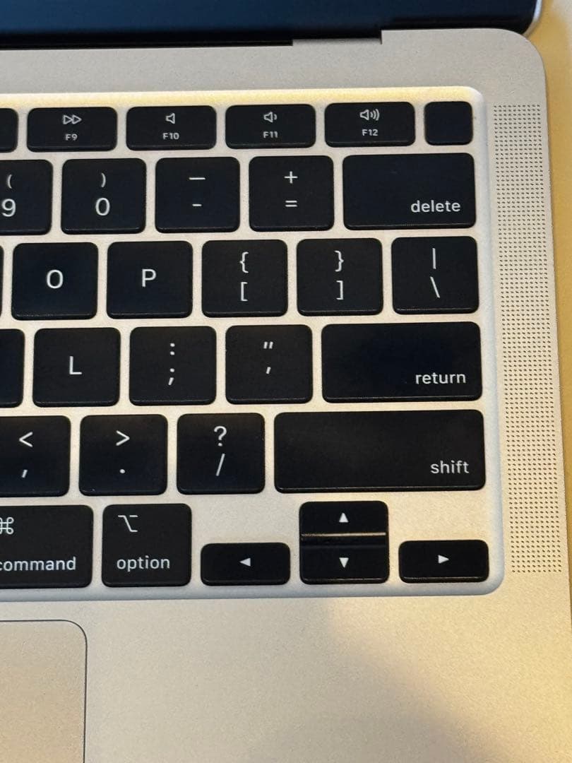 Apple MacBook Air M1 2020 13.3インチ　US