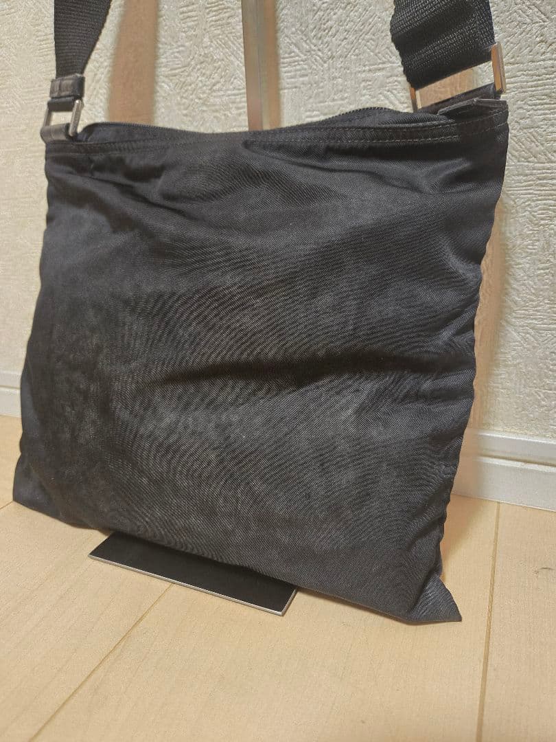 PRADA 三角プレート 黒 ブラック 白タグ テスート ショルダーバッグ