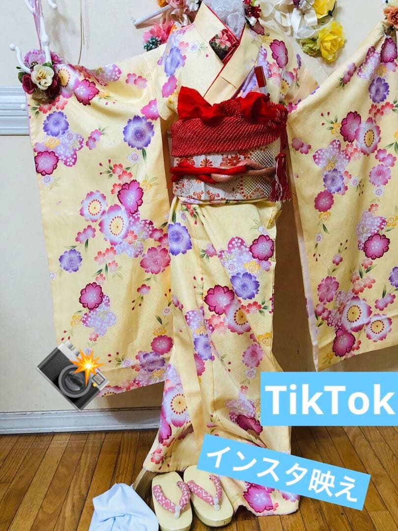 七五三七歳未使用着物‼️薄イエロー系⭐︎桜舞い散る金彩煌びやか際立つ⭐︎安心フルセット