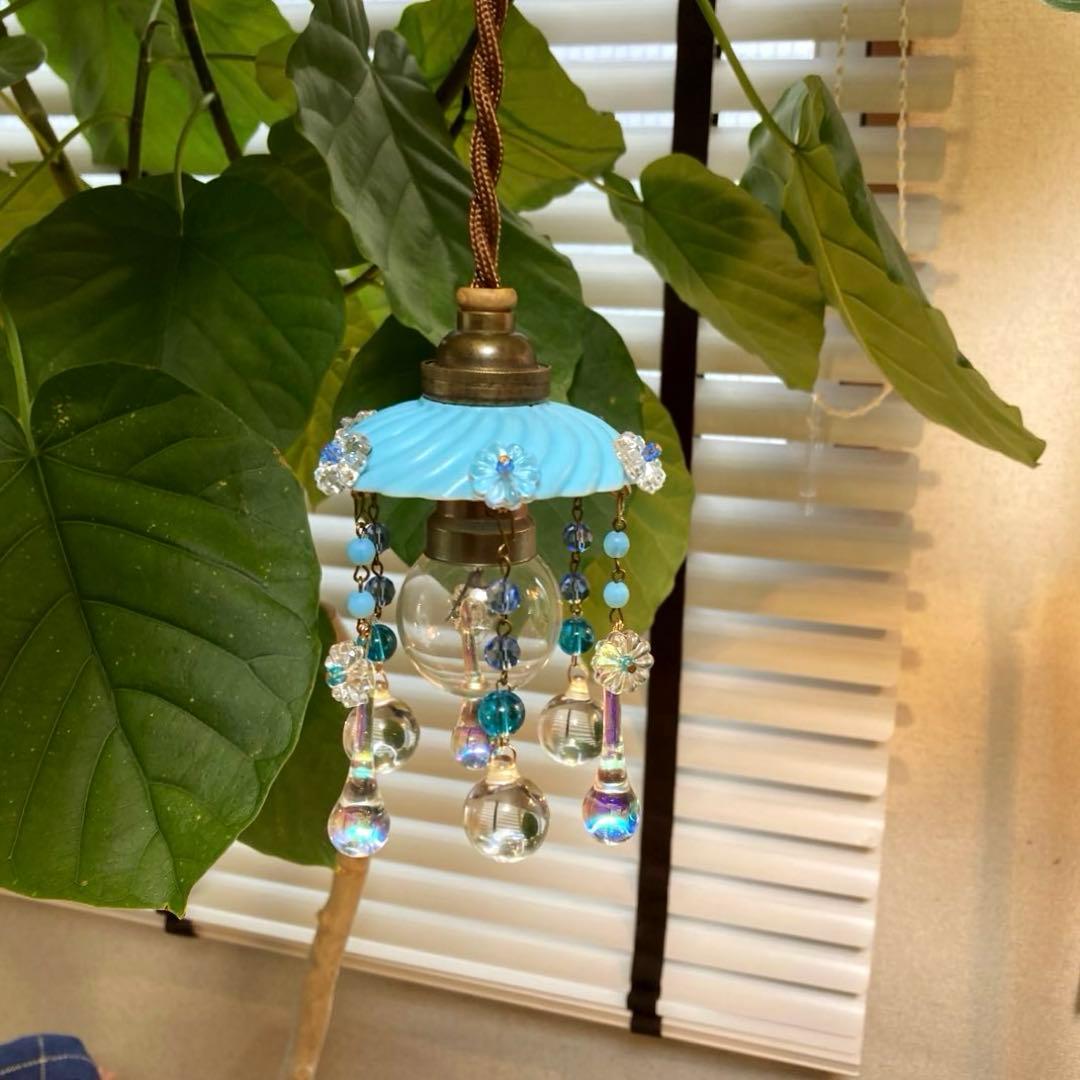 ミニシャンデリア　１９世紀　フランス　オパールセント　アンティーク　超ミニ